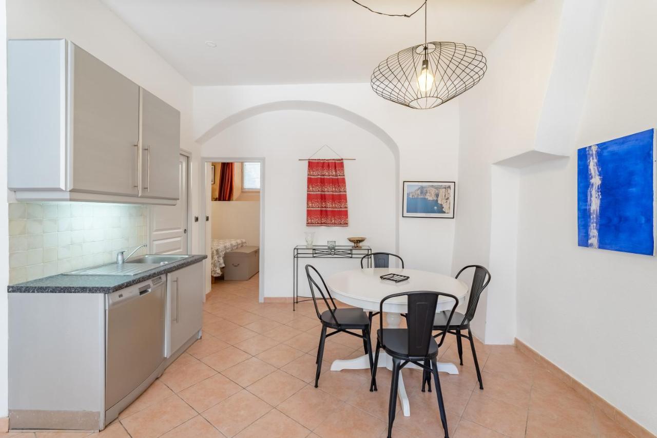 Droit Au Port Par Dodo-a-cassis Appartement Cassis